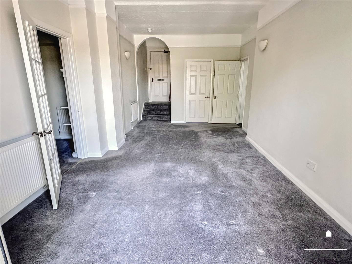 2 Bedroom Flat. Silverdale Road in Eastbourne,  5